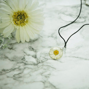 The Claire necklace - Bee The Light