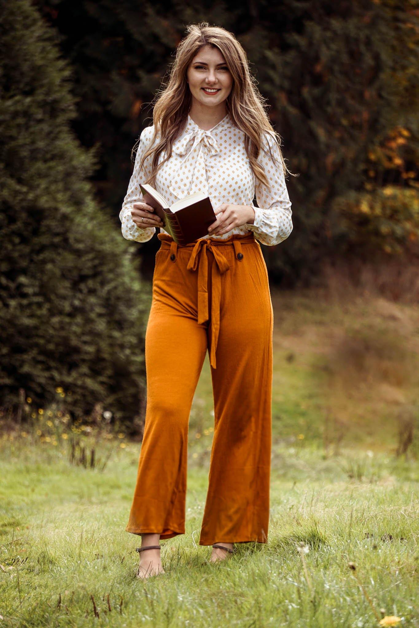 The Evelyn Blouse - Bee The Light